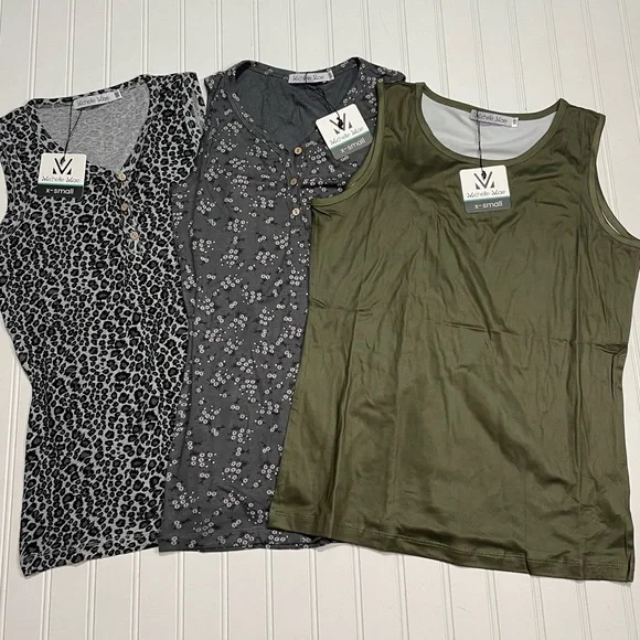 NWT Lot of 3 Sleeveless Tank Tops XS - Picture 1 of 9